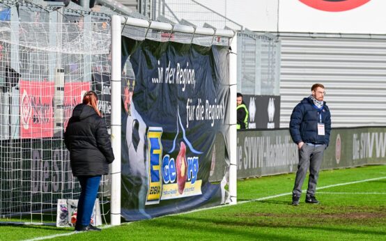 Torwandschießen einmal anders: Edeka Georg Halbzeitspiel