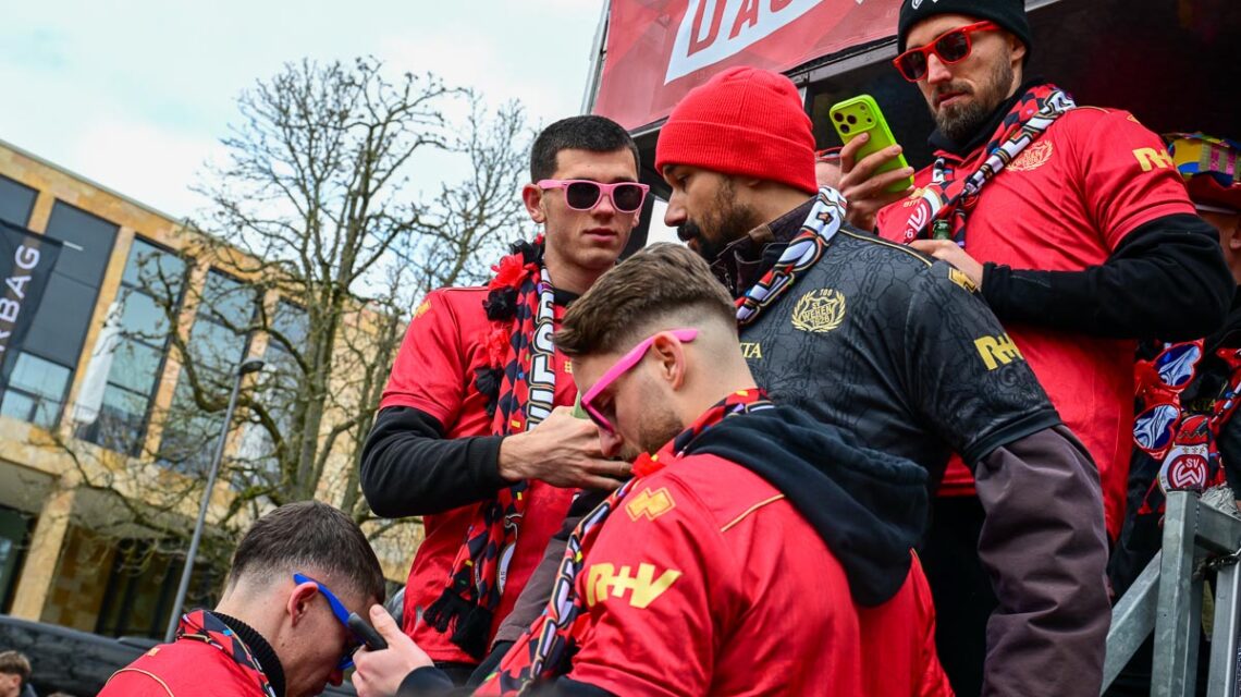 Wo wollen die alle hin. Ist der Wagen wirklich so groß?