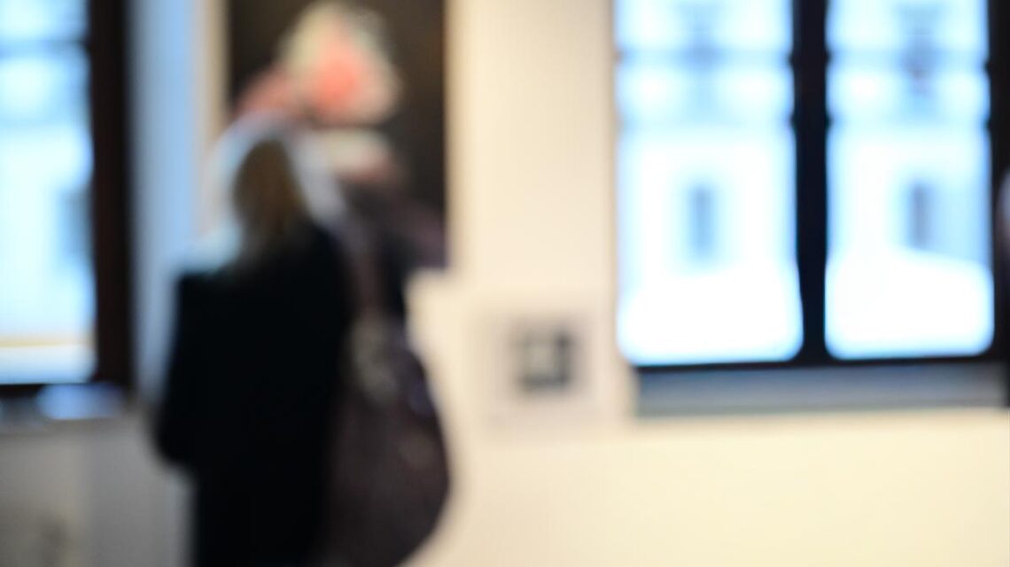 Cato-Irmela Diez zeigt im Rathausfoyer Wiesbaden ihre Ausstellung „Gefühlen Farbe verleihen“ – autobiografische Malerei voller Ausdruck und Energie.