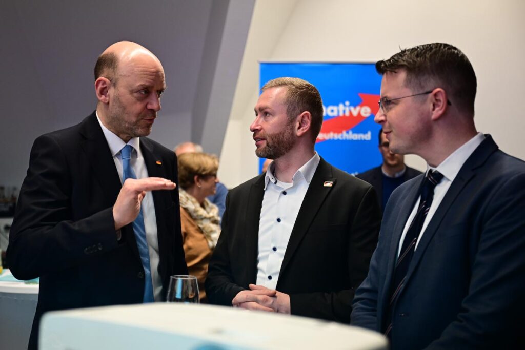 Zufriedener Gesichter bei der AfD: Robert Lambrou, Denis Seldenreich …
