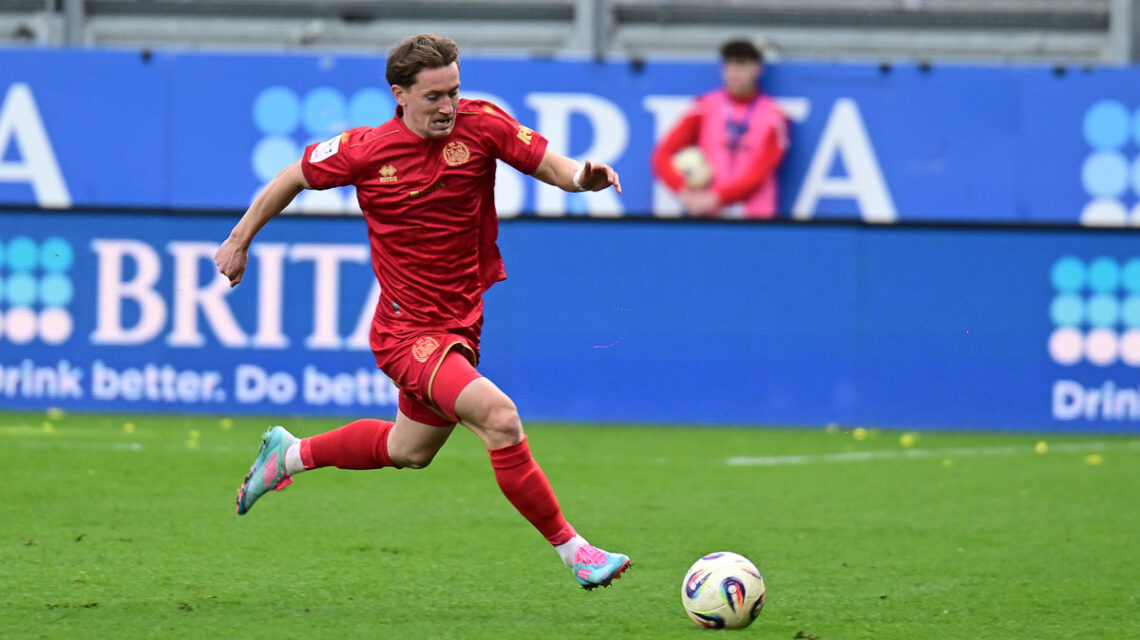 Fabian Greilinger im Soiel gegen Ingolstadt.