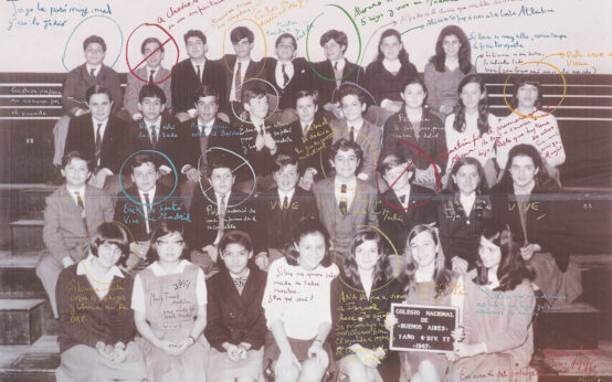 Das Klassenfoto „La Clase“ ist ein ikonisches Mahnmal gegen das Vergessen