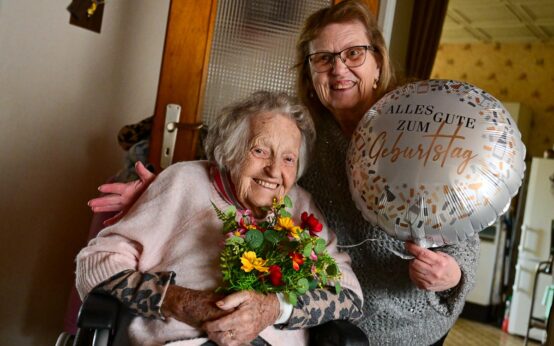 Mutter und Tochter, Maria Appel mit Tochter Ingrid Lemke.