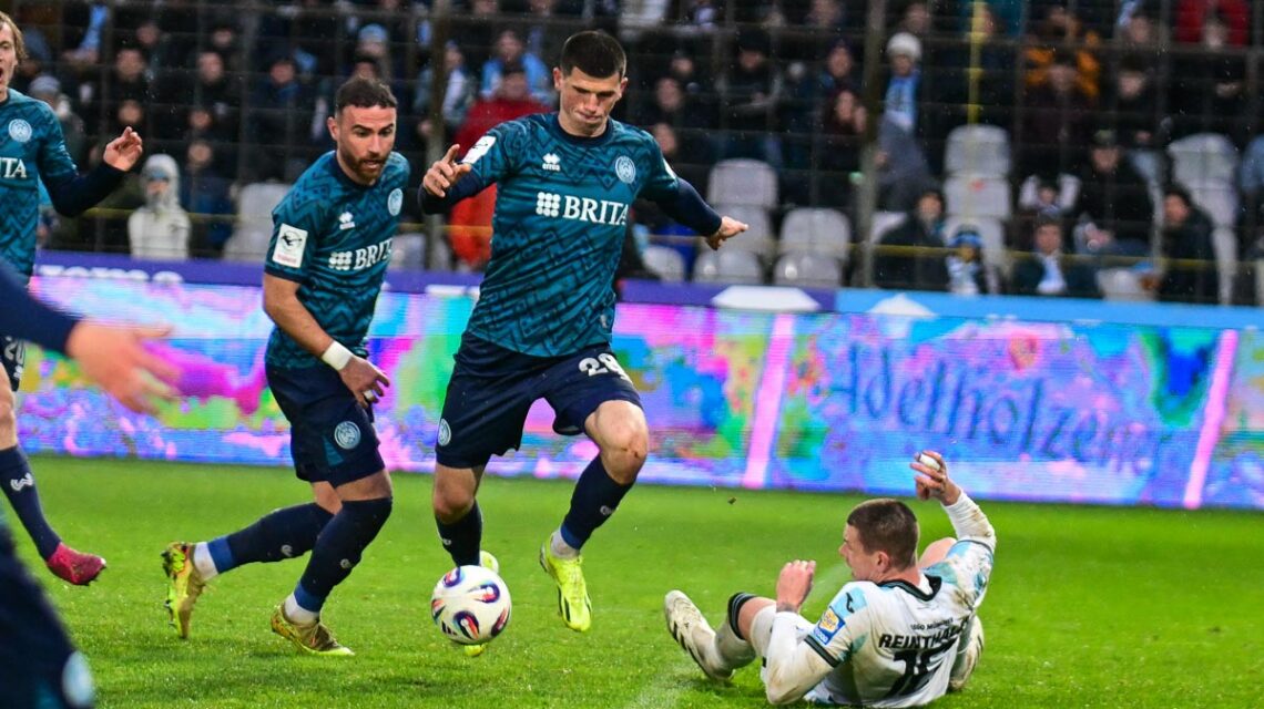 Zum Schluss wurde es noch einmal hektisch: Moritz Flotho zieht ab vom 16er.