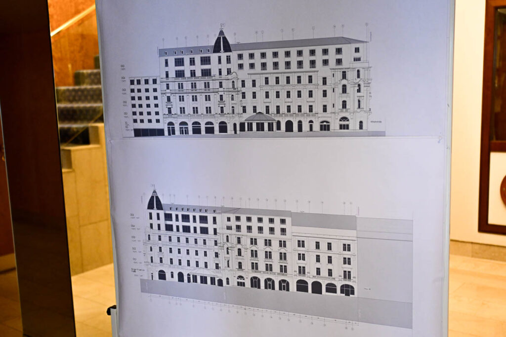 Nassauer Hof Draufsicht (oben) aus Richtung Hotel Vier Jahreszeiten, (unten) aus Richtung Kurhaus. ©2026 VWA