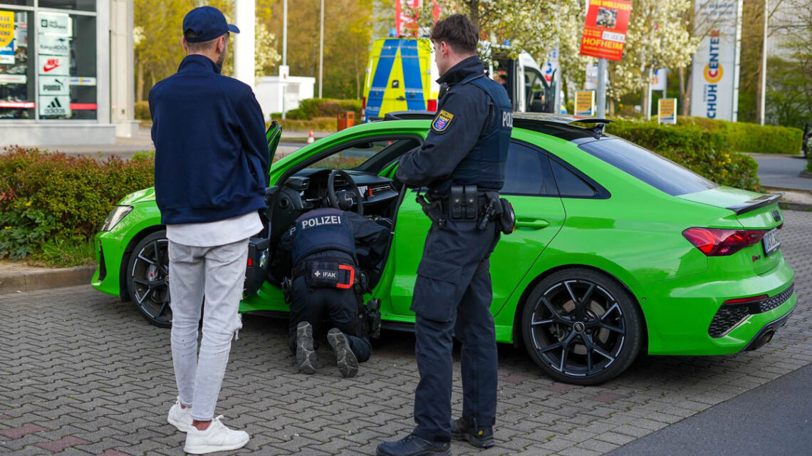 Car-Friday, den Posern auf der Spur.
