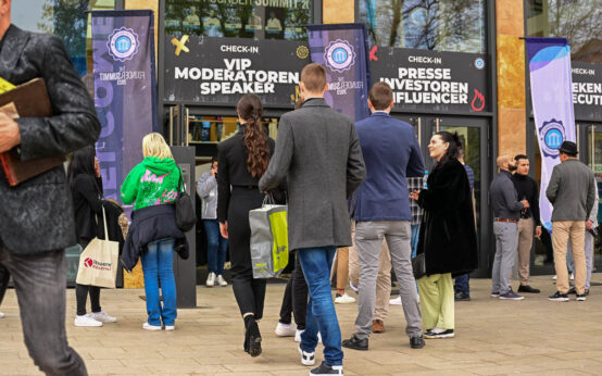 Die Founder Summit, Besucher betreten das RMCC.