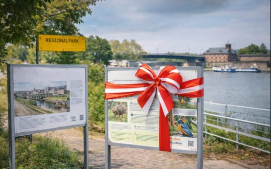 Informationstafeln entlang des