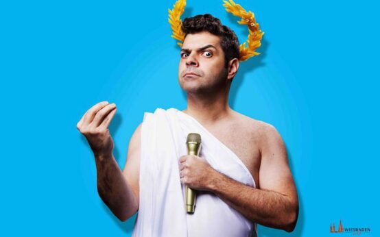 Joe Di Nardo in römischen Gewändern als Zeus!