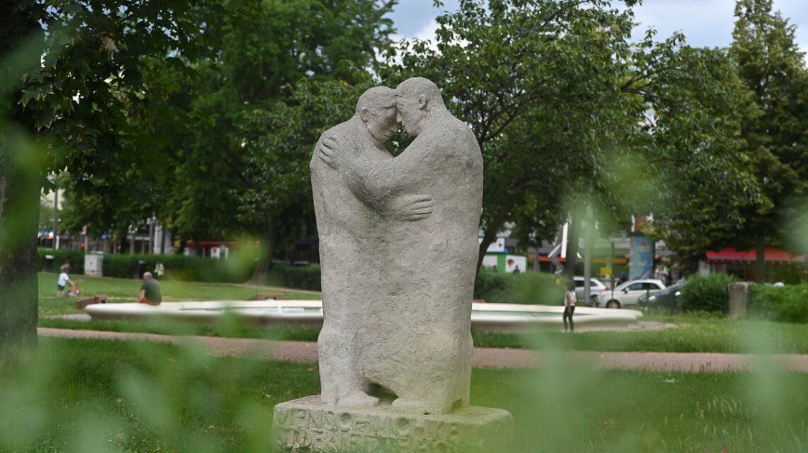 Das Heimkehrer-Mahnmal in der Robert-Krekel-Anlage.