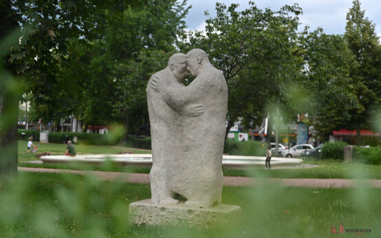 Das Heimkehrer-Mahnmal in der Robert-Krekel-Anlage.
