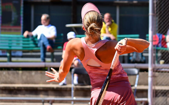 Sinja Kraus kommt nach dem ersten Satz zurück ins Spiel.
