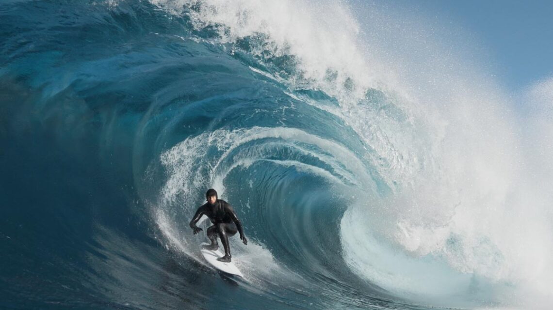 Salz auf der Haut, Wind im Gesicht: Die Surffilmnacht bringt große Wellen und echte Abenteuer nach Wiesbaden