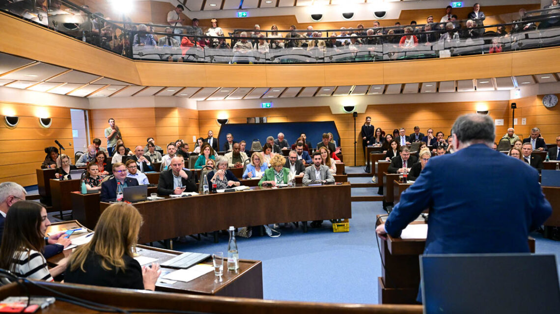 Konstituierende Stadtverordnetenversammlung.