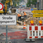 Baustelle in Biebrich: Reparaturarbeiten an der Gasleitung bremsen den Verkehr rund um die Breslauer Straße.