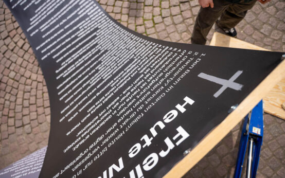 Protestaktion gegen Feiertags-Fereir-Verbote.