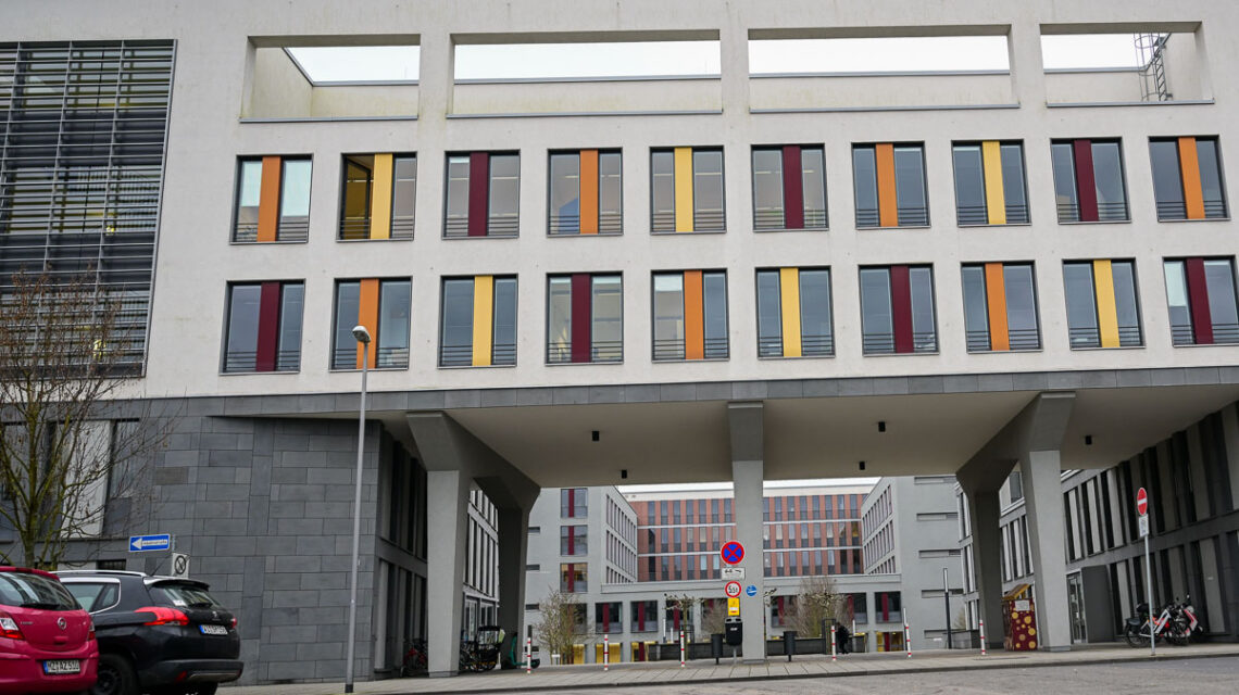 Konradinerallee 11
