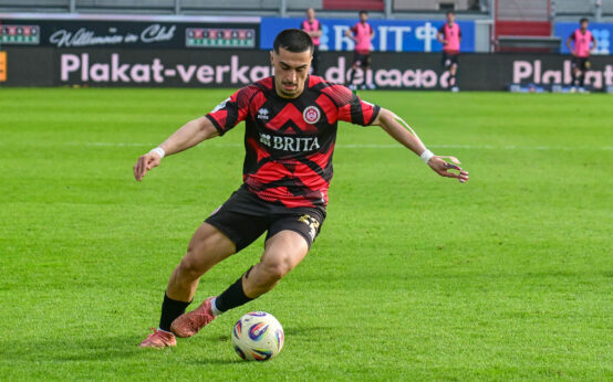 Milad Nejad im Spiel gegen den VfB Stuttgart II