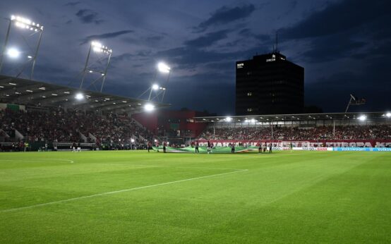 Brita Srena, Flutlichtspiel im DFB Pokal, zu Gast der FCB.