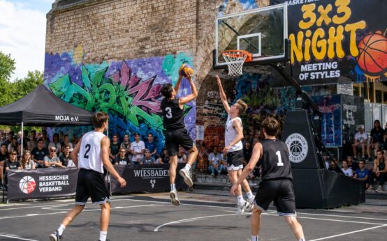 Bei der Basketball 3x3 Night treffen Streetball, Jugendkultur und Graffiti-Kunst in der Reduit aufeinander.