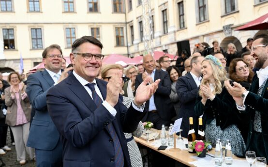 Boris Rhein auf dem Hessentag, zusammen mit dem Hessenpaar.