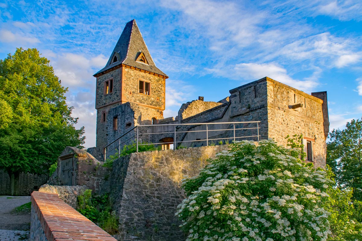 Hessens-Burgen-locken-mit-Geschichte-und-Panorama