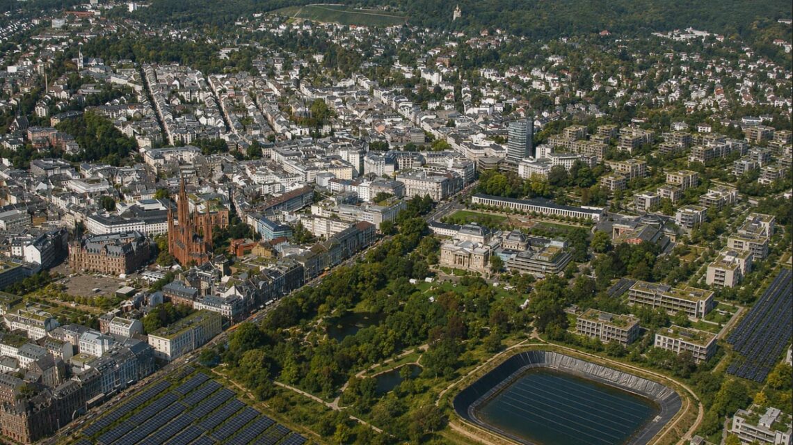 Sybolfoto: Der Vorentwurf des Flächennutzungsplans 2040 soll die Entwicklung Wiesbadens zwischen Wohnungsbau, Klimaanpassung, Energiewende und Naturschutz steuern.