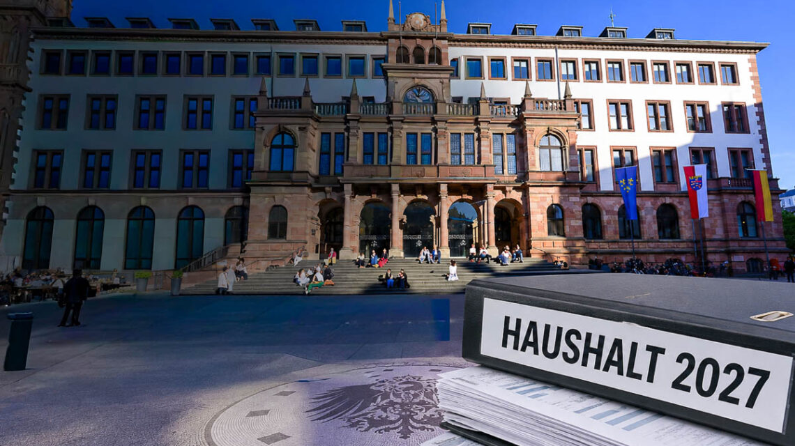 Oberbürgermeister Gert-Uwe Mende warnte die Stadtverordnetenversammlung vor möglichen rechtlichen Problemen bei der geplanten Verschiebung der Haushaltsberatungen 2027.