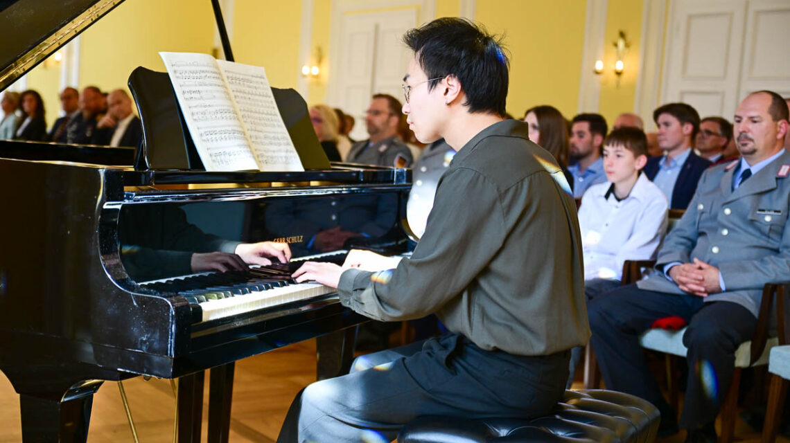 Musikalische Eröffnung des Veteranentags i Rathaus Wiesbaden