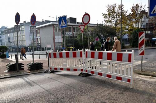 Die Einfahrt von der Saalgasse in die Coulinstraße ist wegen Bauarbeiten gesperrt.