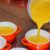 Kürbissuppenfest, Kürbissuppe wird ausgegeben... ausgeschenkt.